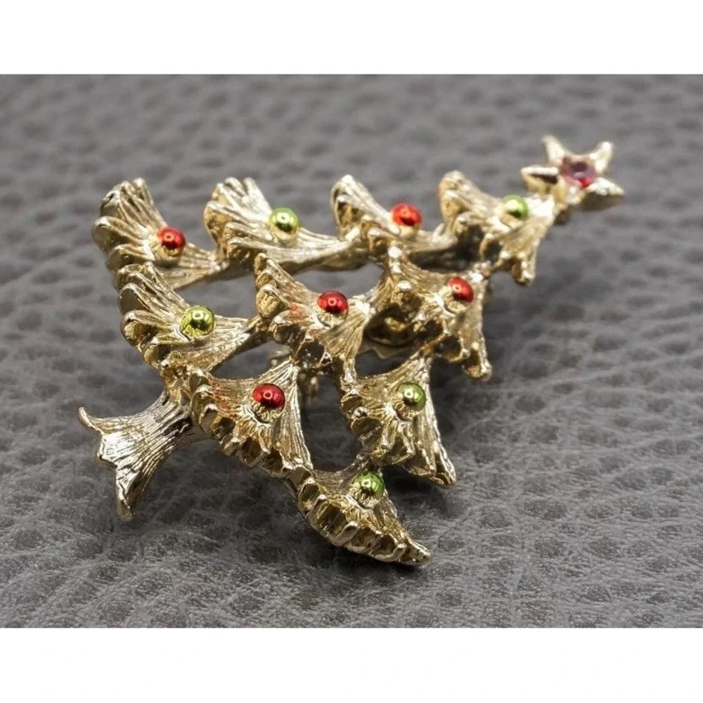 Christmas Tree Brooch Red Green Rhinestone Gold Tone